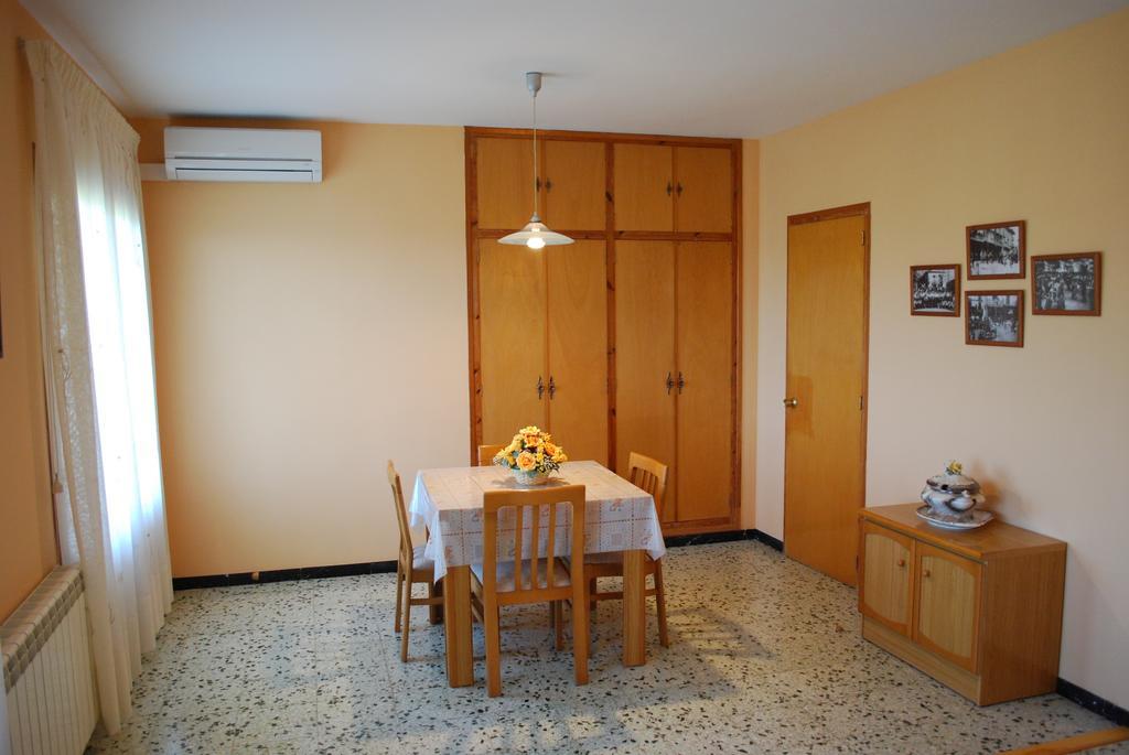 Cal Servero Peramola 外观 照片